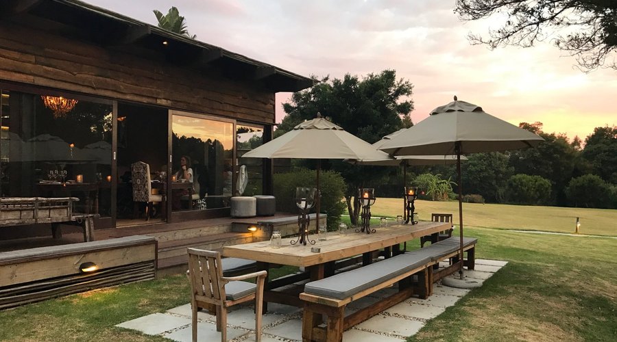 Alfresco dining