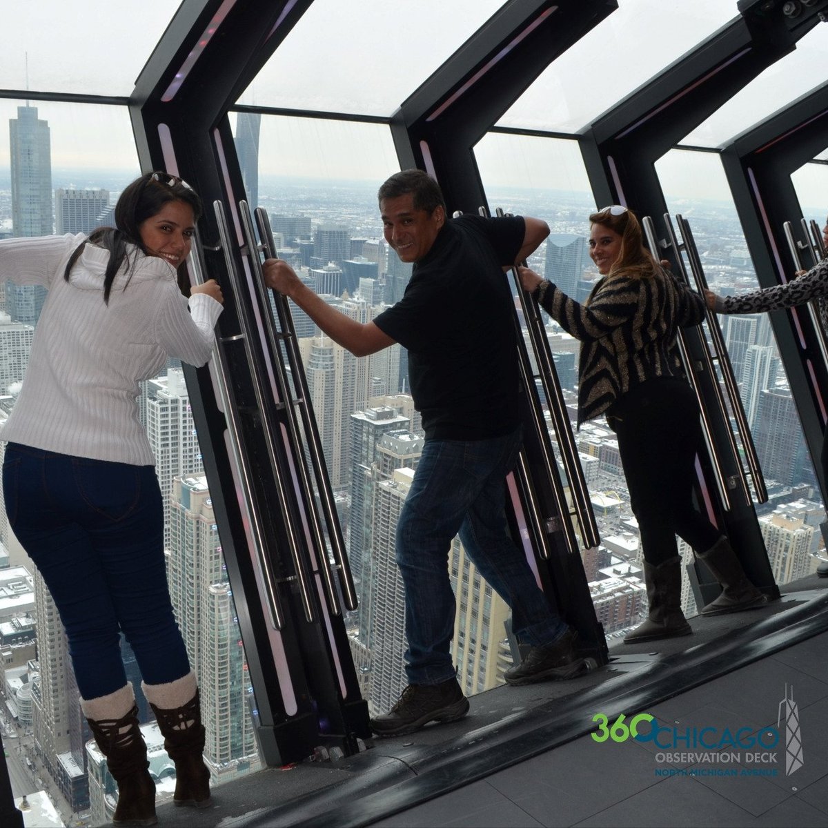 TILT Thrill Ride - Chicago's Tilting Glass Ledge