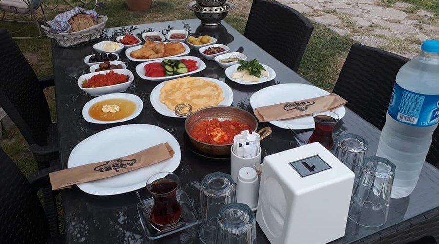 Kahvaltıdan bir kare.