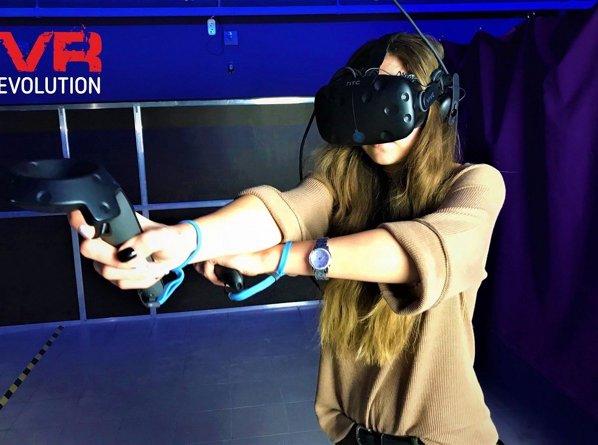 Виртуальная реальность в Москве. Виртуальная реальность в Москве игры. VR центр. Evolution VR.