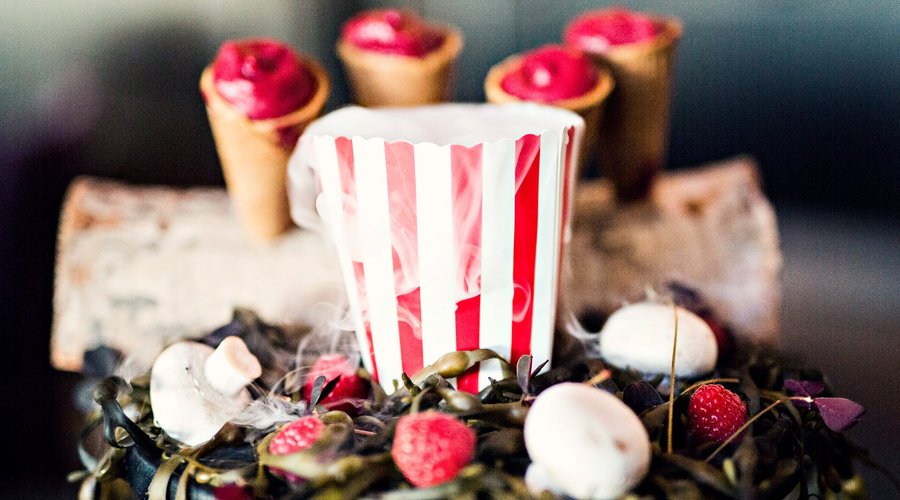 Christmas show, dessert