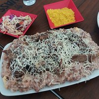 Baião com carne de sol e queijo