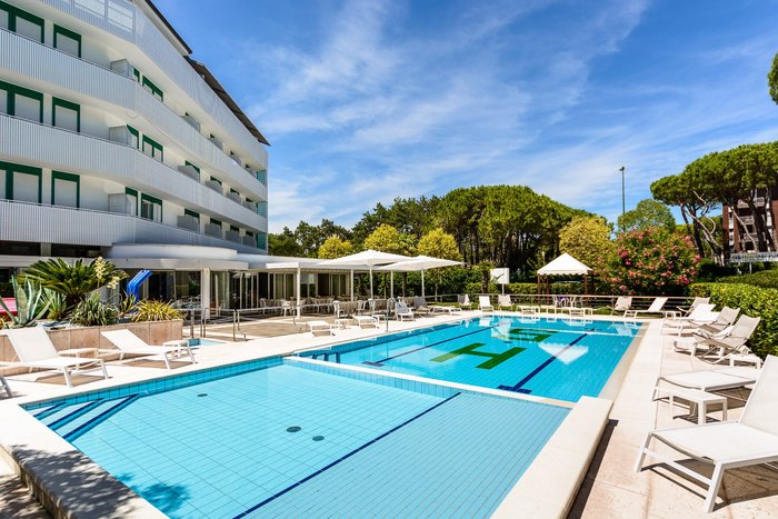 HOTEL SMERALDO $142 ($̶1̶9̶0̶) - Prices & Reviews - Lignano Pineta, Italy