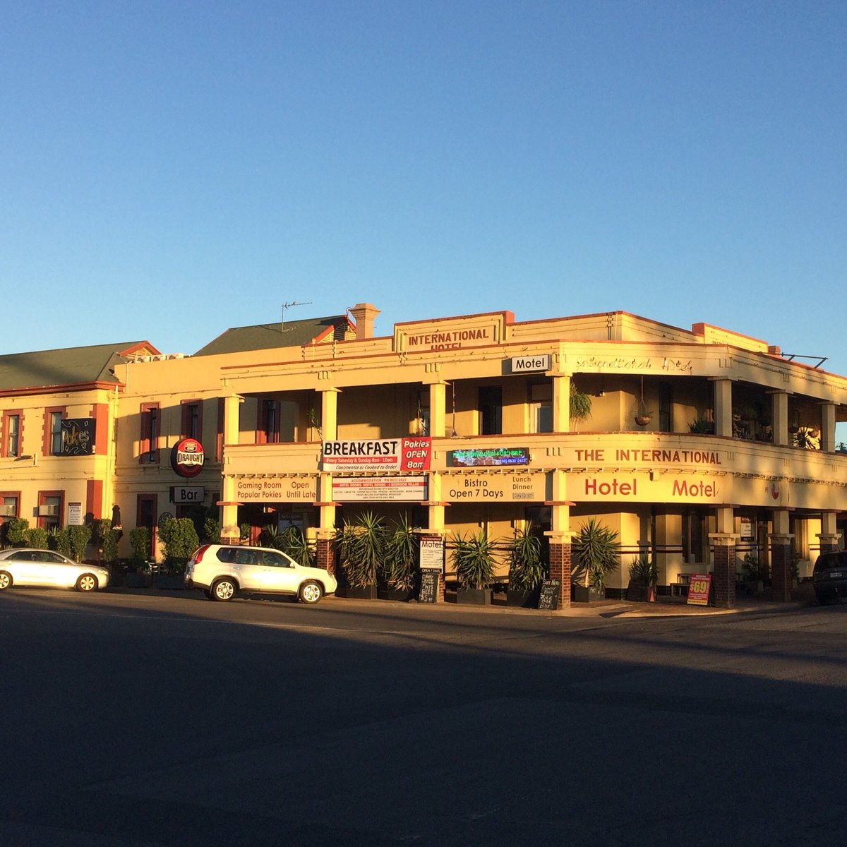 INTERNATIONAL HOTEL MOTEL: Reviews (Port Pirie) - Photos of Hotel ...