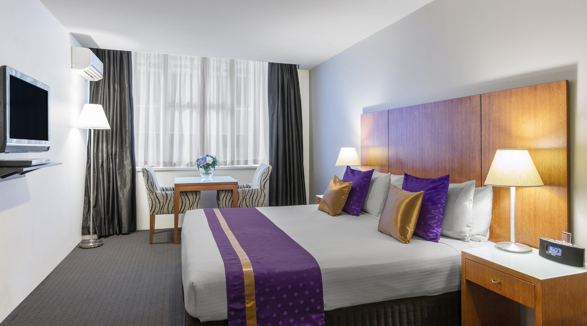 Hotel photo 4 of Park Regis Griffin Suites.