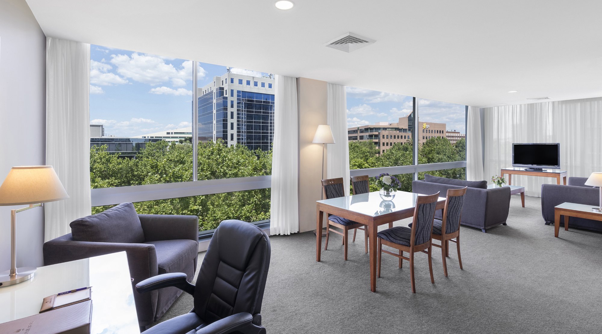 Hotel photo 11 of Park Regis Griffin Suites.
