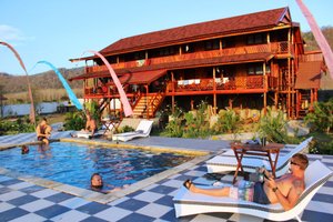 Pool & Beach