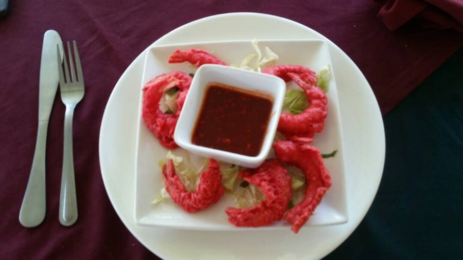 Voorafje, deep fried shrimps.