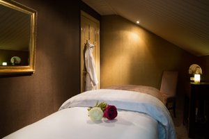 Room & Suite