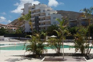 Pool & Beach