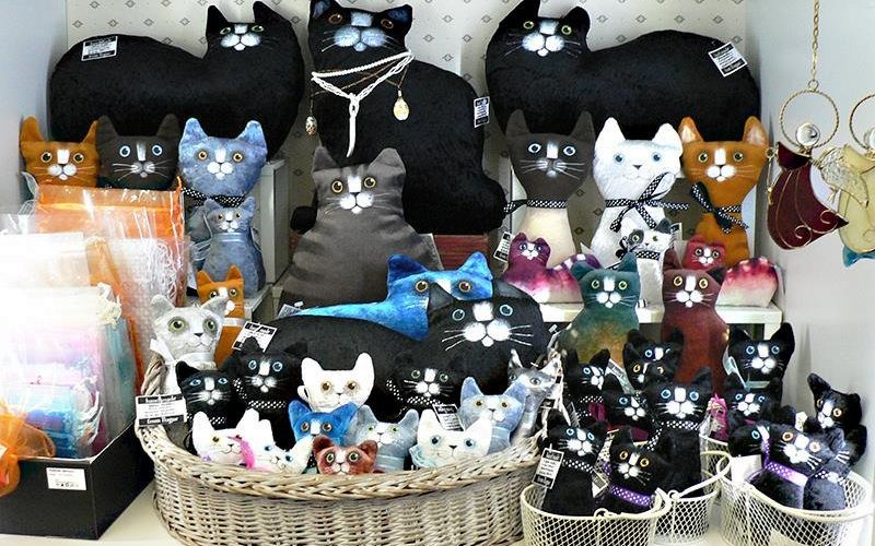 Handmade velvet cats and kittens.