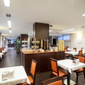 HOTEL 2C _ 3 Stelle _ sala colazione