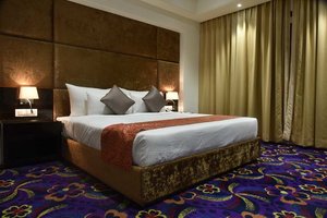 Room & Suite