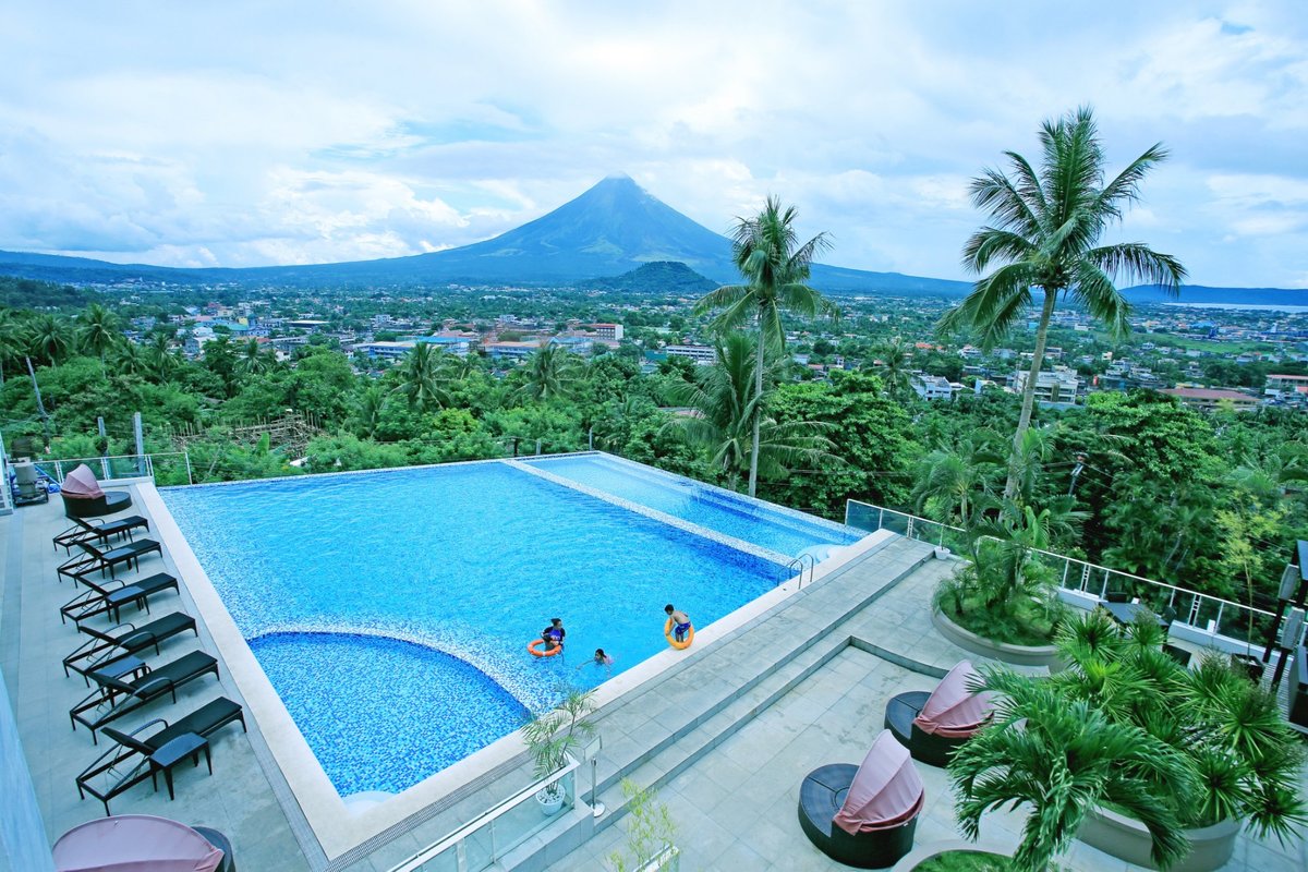 The Oriental Legazpi Private Balconies: Pictures & Reviews - Tripadvisor