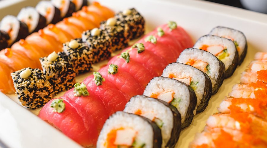 Various choices of authentic sushi to enjoy