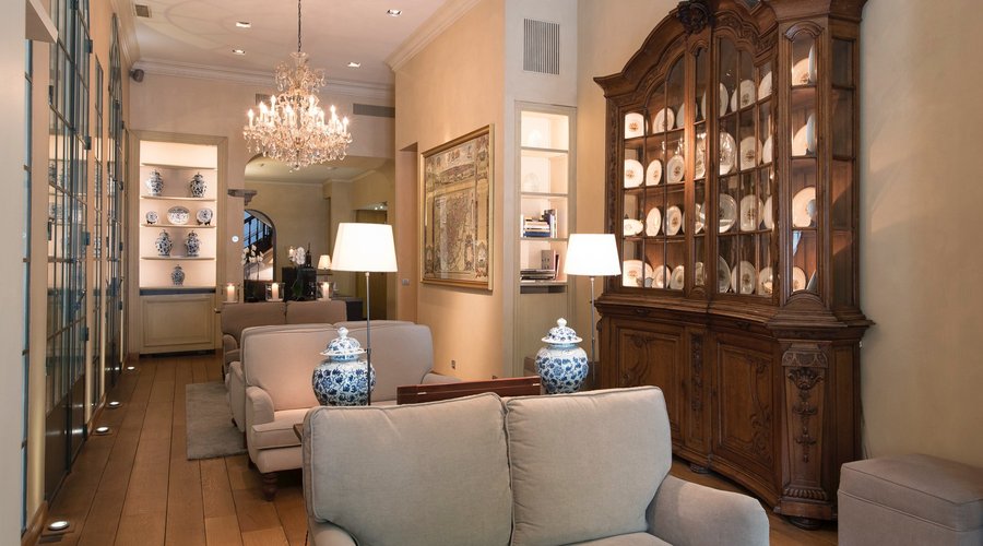 Lobby/bar
