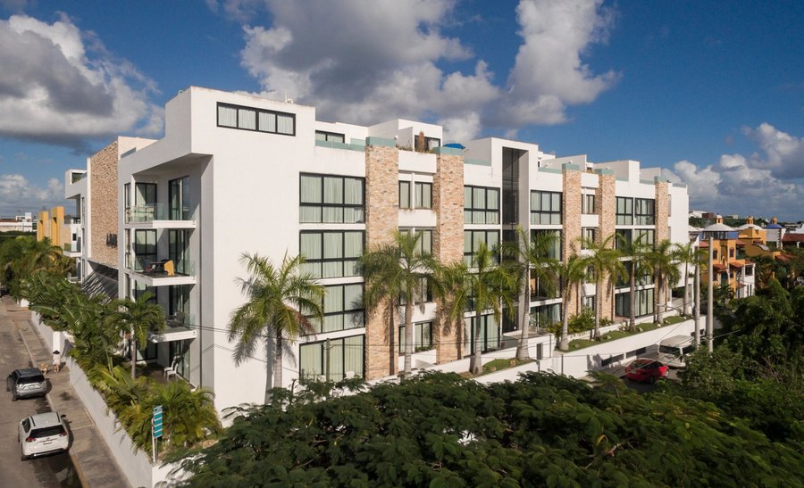 Building front / Fachada