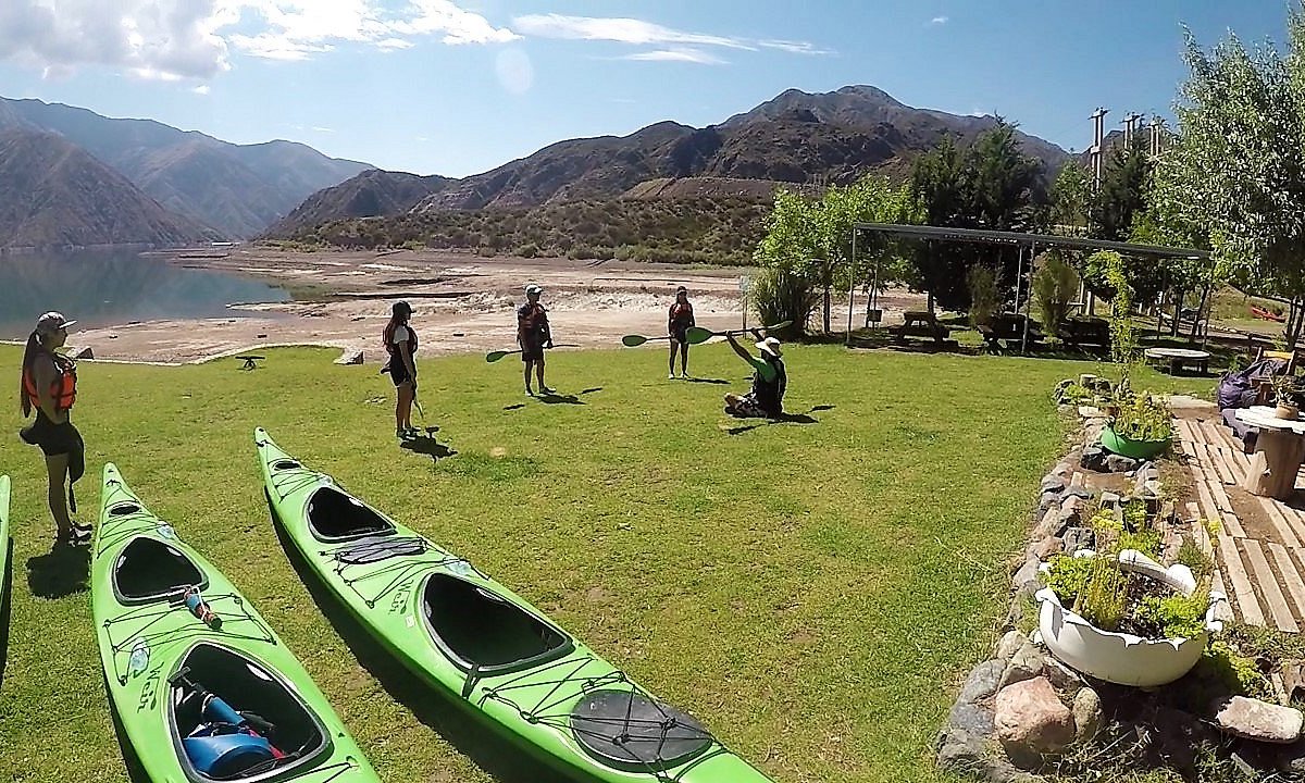 Kayaking tour in Potrerillos Lake