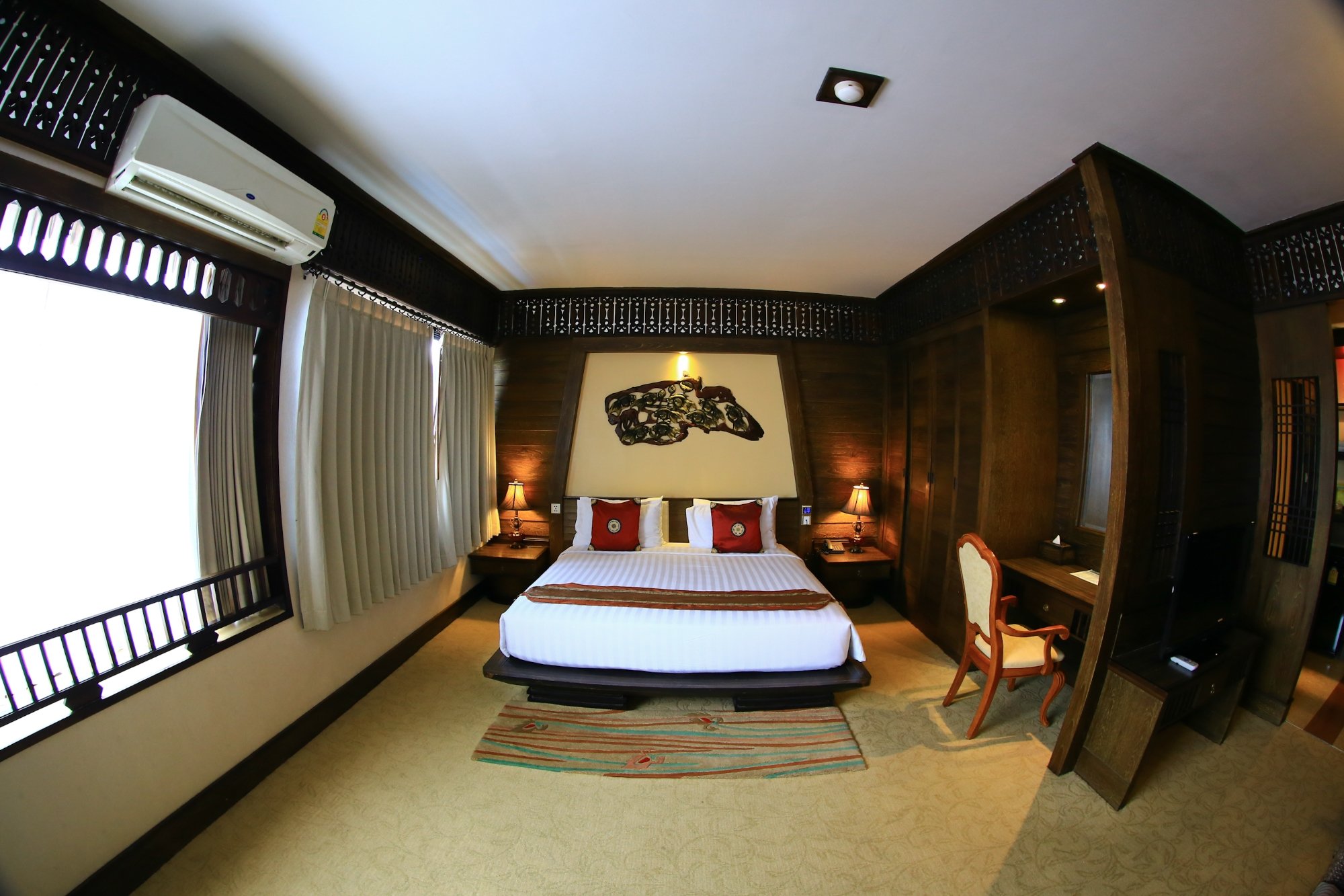 Hotel photo 21 of Rueanphae Royal Park.