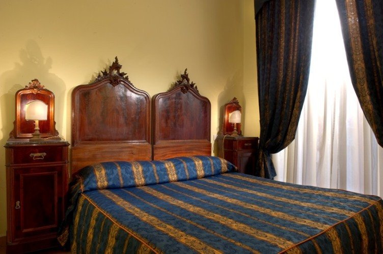 Superior Room, balcony on the main pedestrian street, Jacuzzi bath