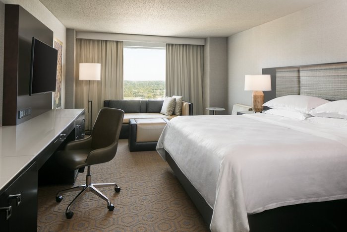 Sheraton Overland Park Hotel At The Convention Center Rooms: Pictures 