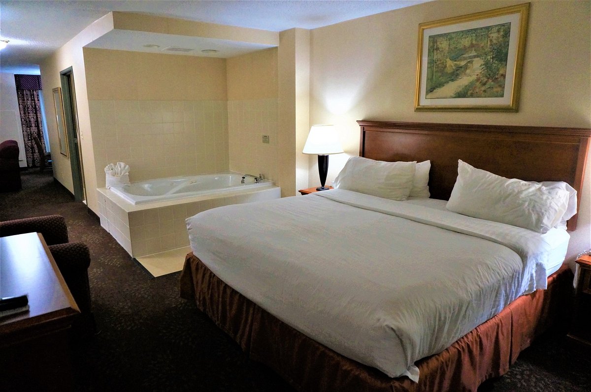 Holiday Inn &amp; Suites Madison West, an IHG Hotel, hôtel à Madison