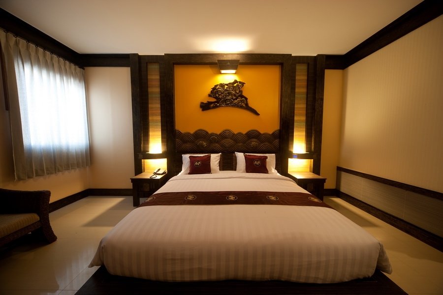 Hotel photo 11 of Rueanphae Royal Park.
