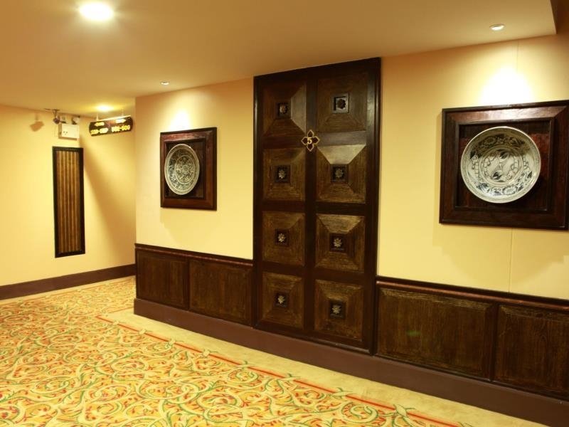 Hotel photo 19 of Rueanphae Royal Park.