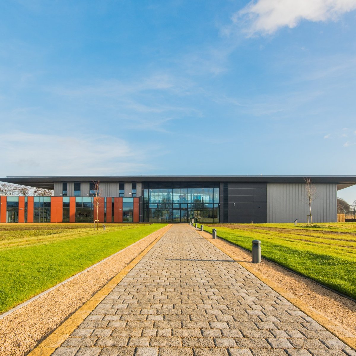 Open centre. Lincoln Centre бомбер. Линкольн Интернешнл. "Lincoln International"+"United States".