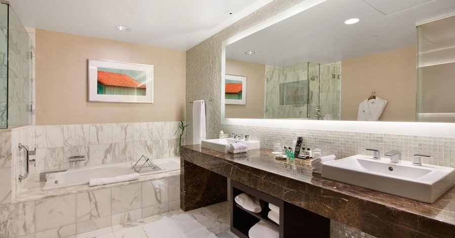 Executive One Bedroom Suite Bathroom
