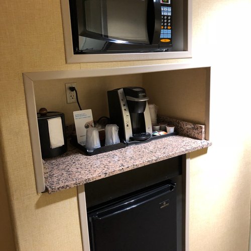 HOLIDAY INN EXPRESS WOODLAND $120 ($̶1̶6̶7̶) - Prices & Hotel Reviews - CA