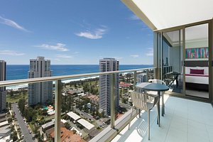 Closest Hotel Accommodation to Pacific Fair Shopping Centre Gold Coast