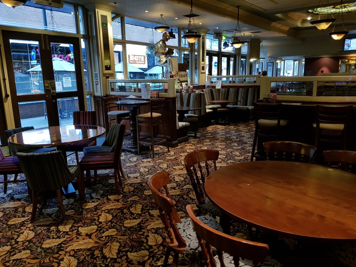 THE HERBERT WELLS, Woking - Updated 2024 Restaurant Reviews, Menu ...