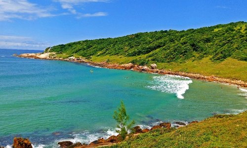 Passeio a cavalo: um jeito diferente de explorar a Praia do Rosa –  Hospedaria das Brisas