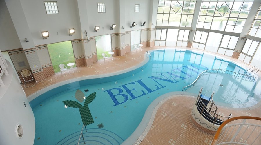 フォーラムセンター 全天候型室内温水プール（ジャグジー、  打たせ湯、寝湯、露天風呂、ミストサウナ、遠赤外線サウナなどのリラクゼーションスパも完備）