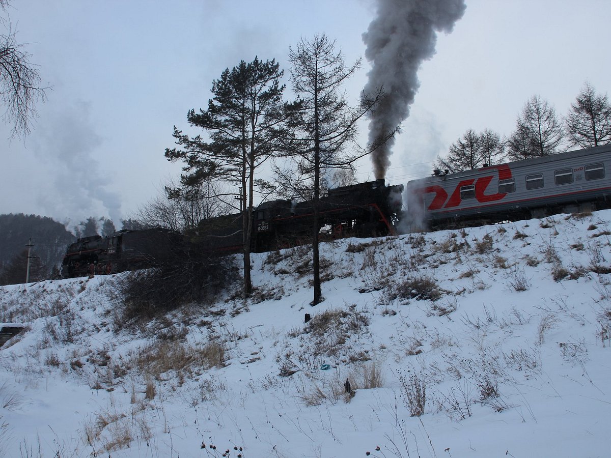 Нижний новгород иркутск поезд. Слюдянка зимой. Слюдянка зимой фото. Зима Слюдянка на постоянном токе. Веб камеры Слюдянка.