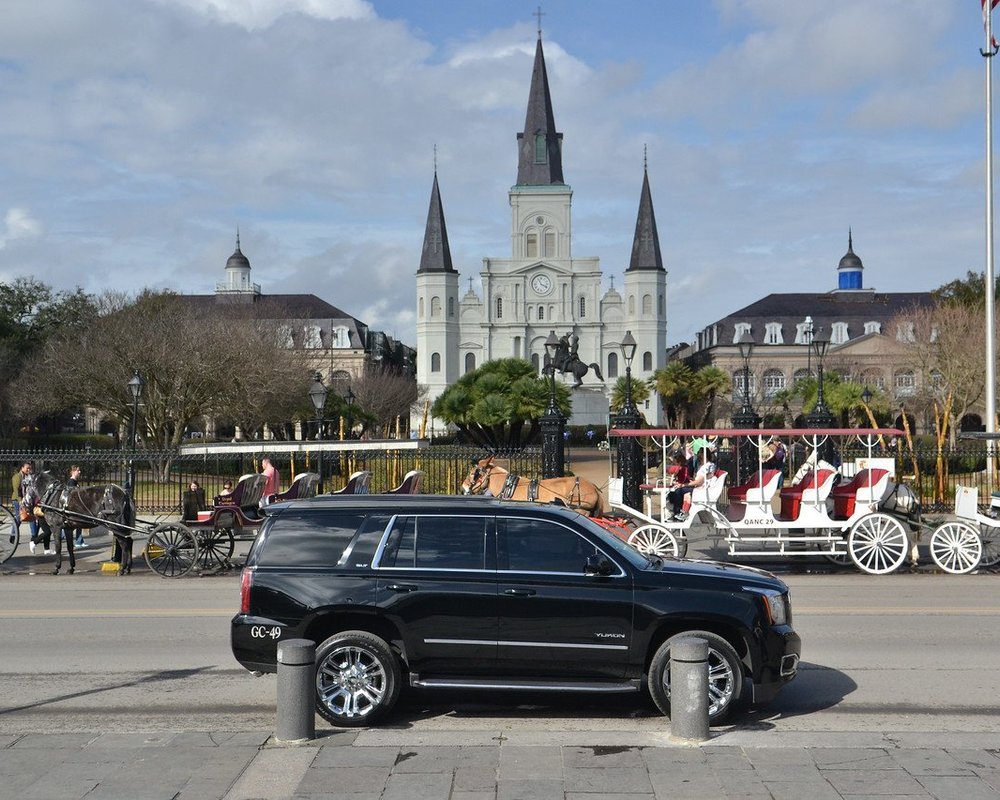 taxi from new orleans airport to garden district