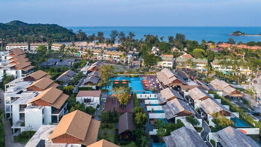 Bird's eye view showing three minutes to the beach 