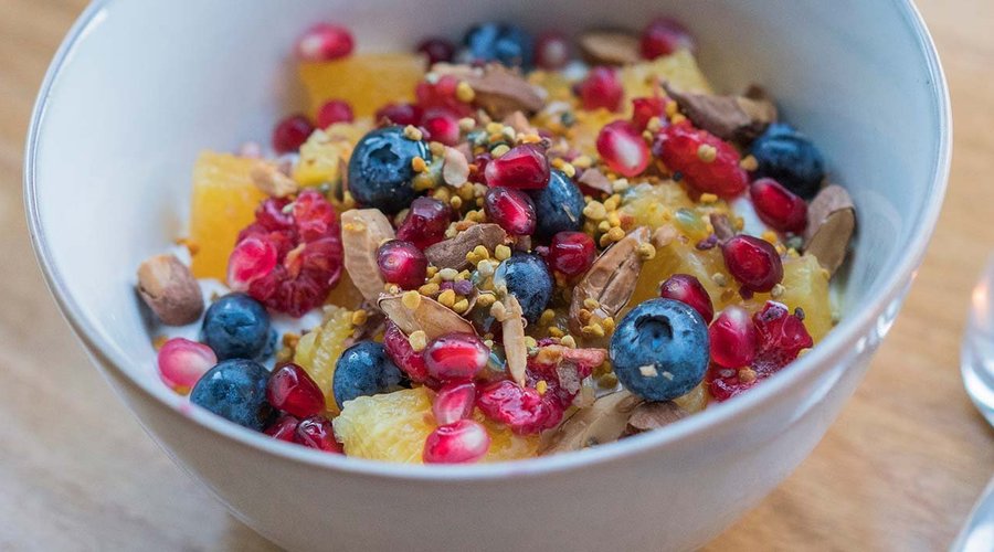 Skir with fruit, seeds and nuts.