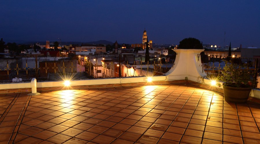 Vista nocturna desde la terraza del Hotel