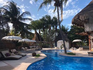 Pool & Beach