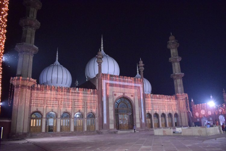 AMU Jama Masjid (Aligarh, India) - Anmeldelser - Tripadvisor