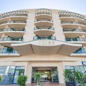 Central Cosmo Apartments in Brisbane, image may contain: Lamp, Table Lamp, Bed, Cushion