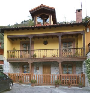 Fachada principal de La Galana
