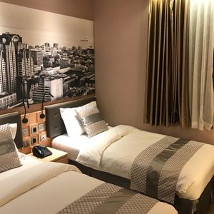 Grand Viveana Hotel