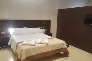 Room & Suite