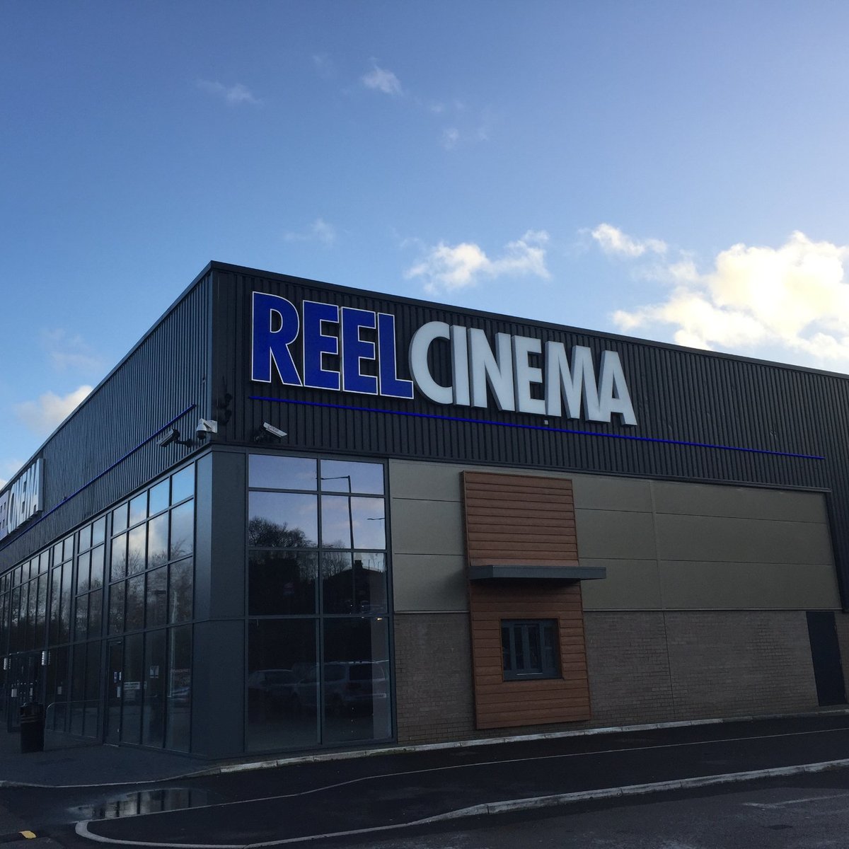 Reel cinema