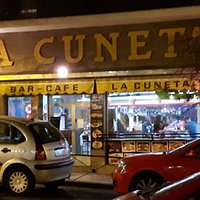 Fachada del bar
