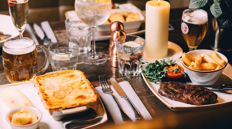 Hearty Fayre in a Cosy Booth