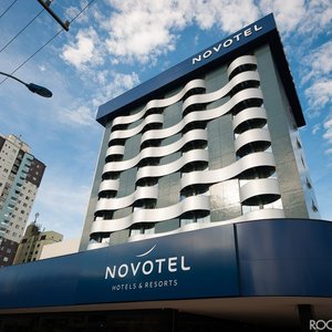 Novotel Itajai in Itajai, image may contain: City, Condo, Urban, High Rise